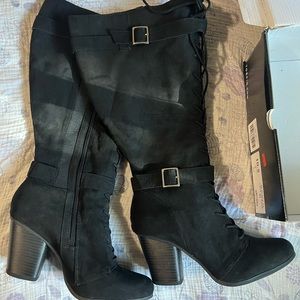 Torrid lace up knee boots Black 10.5